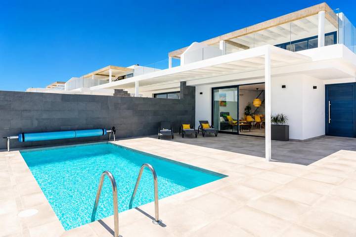 Villa voor 6 personen, met Terras en Tuin in Puerto Calero