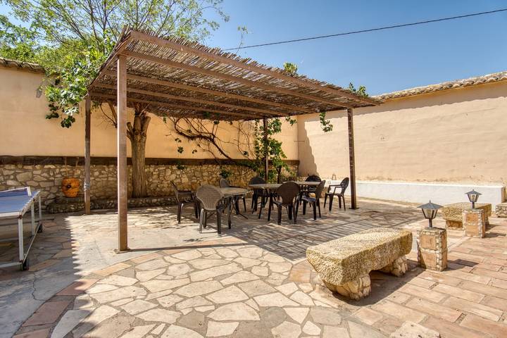 Casa rural para 6 personas, con Jardín en Elda - 3