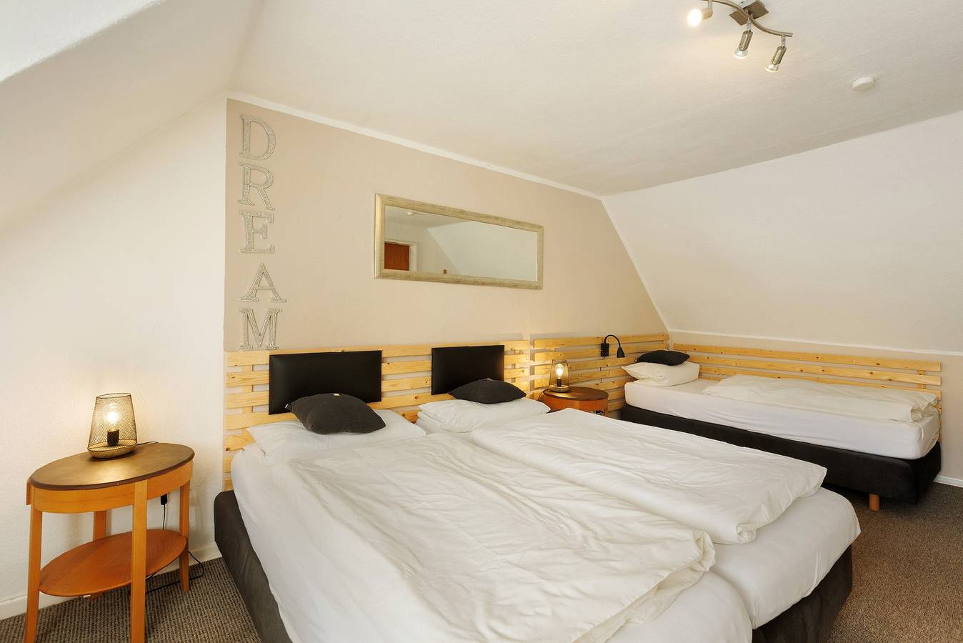 Zimmer „3_Doppelzimmer mit Zustellbett Nr. 3“ mit Wlan in Neuenrade, Märkischer Kreis