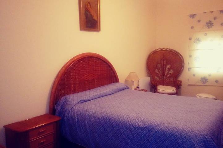 Gîte pour 10 personnes, avec terrasse et jardin, animaux acceptés à Lora del Río - 2