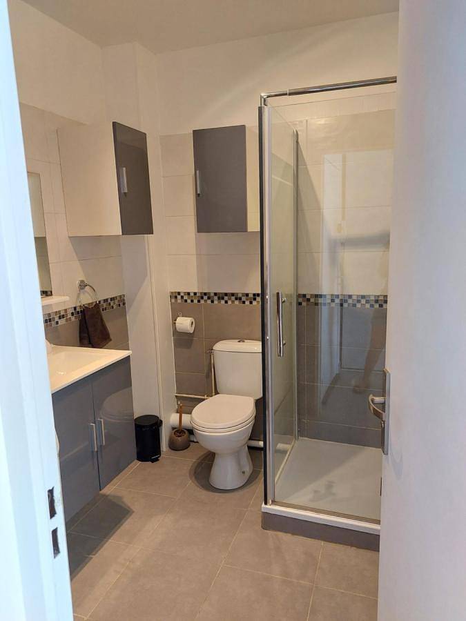 Appartement entier, One-Bedroom Apartment in Digne-les-Bains, Alpes-de-Haute-Provence