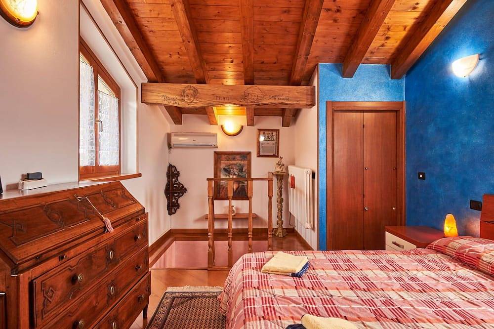 Wunderbares alleinstehendes Ferienhaus mit W-Lan, Klimaanlage, Tv, Terrasse und Haustiere erlaubt in Vercana, Gemeinde Vercana