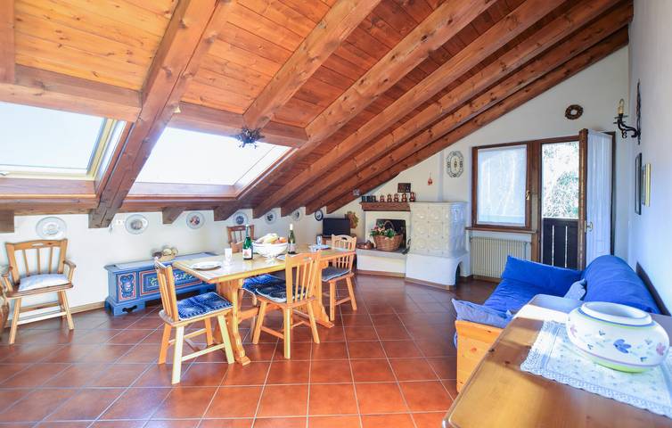 Ganze Ferienwohnung, Gemütliches Apartment mit Terrasse und Parkplatz, in der Nähe von Fluss und Restaurants in San Vito di Cadore, Dolomiti Superski