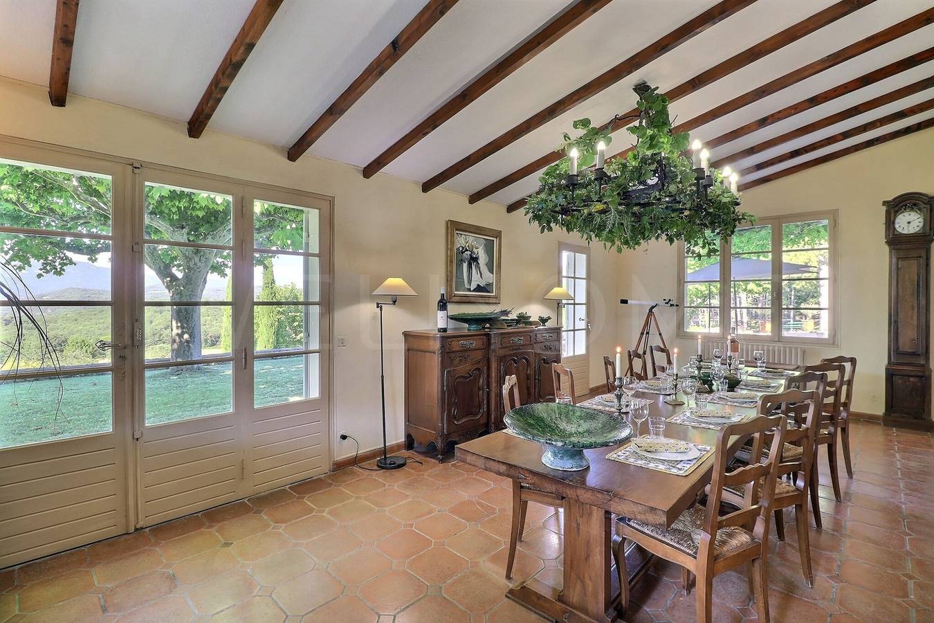 Bastide de l Esclat in Saignon in APT, Parque natural regional del Luberon