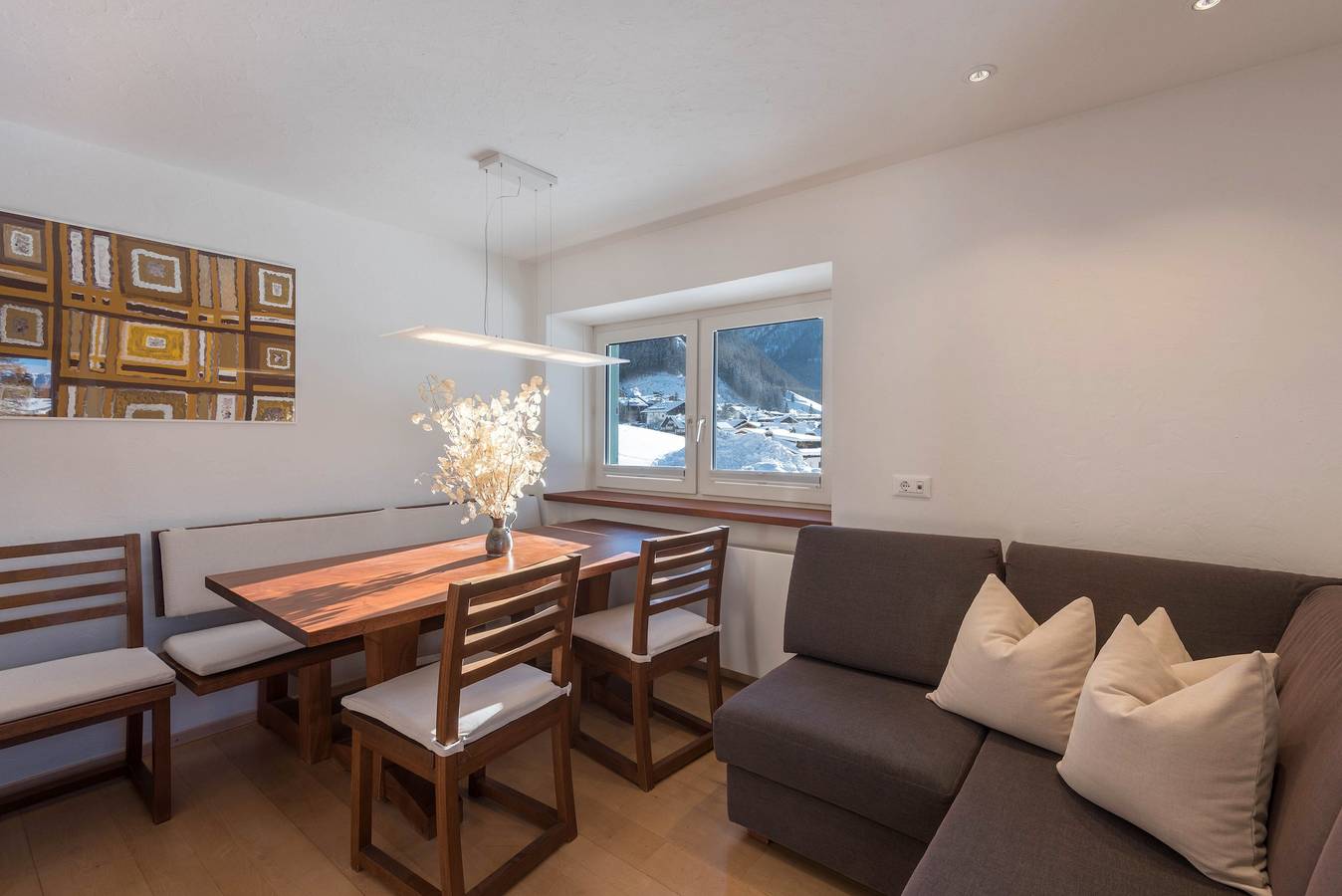 Entire apartment, Apartment “Justine Wurdengeja” close to the Slopes with Mountain View in Wolkenstein, Dolomiti Superski