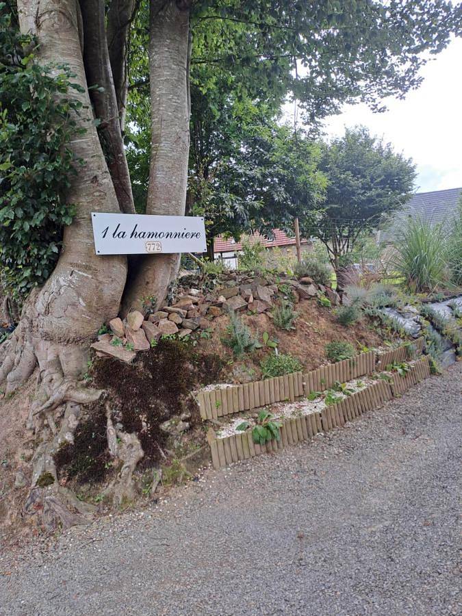 Location de vacances pour 2 personnes, avec vue ainsi que terrasse et jardin à Savigny-le-Vieux - 4