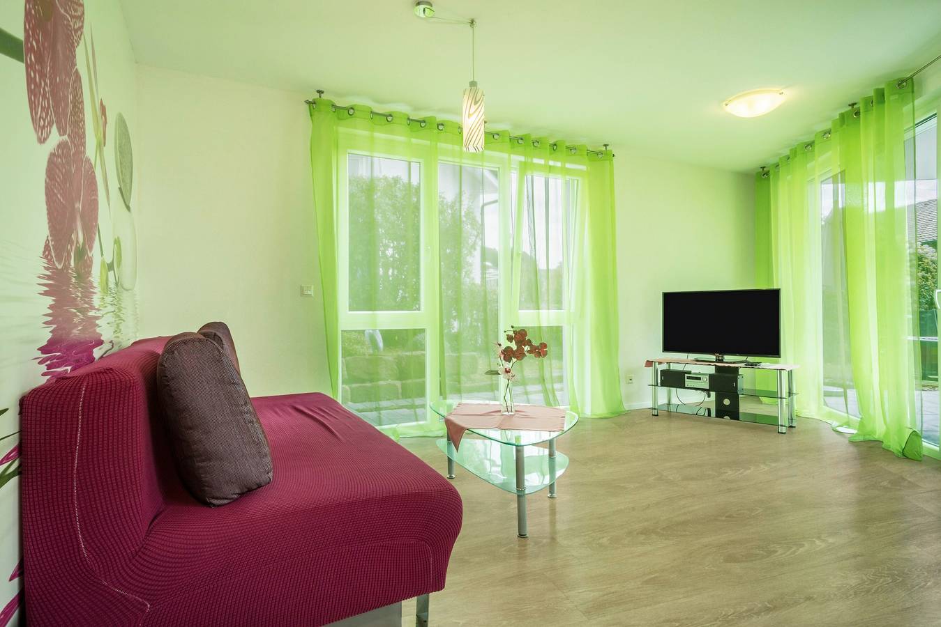 Ganze Wohnung, Ferienwohnung "Orchidee" mit großer Terrasse mit Blick in den Blumengarten in Sipplingen, Region Bodensee-Oberschwaben