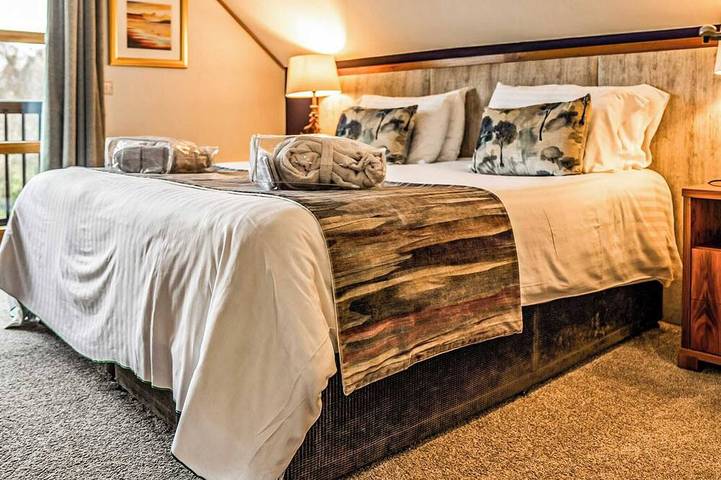 Chalet for 6 people, with hot tub in Loch Lomond