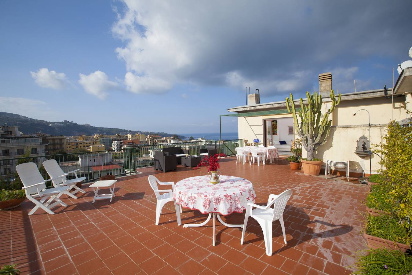 Entire apartment, Maison Miramare in Sorrento, Sorrento Coast
