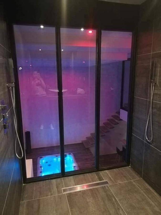 Gîte pour 2 personnes, avec sauna et jacuzzi dans Ferrière-la-Grande - 3