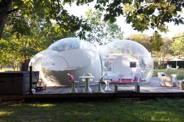 Tente pour 2 personnes, avec piscine et vue ainsi que jardin et sauna en Gironde