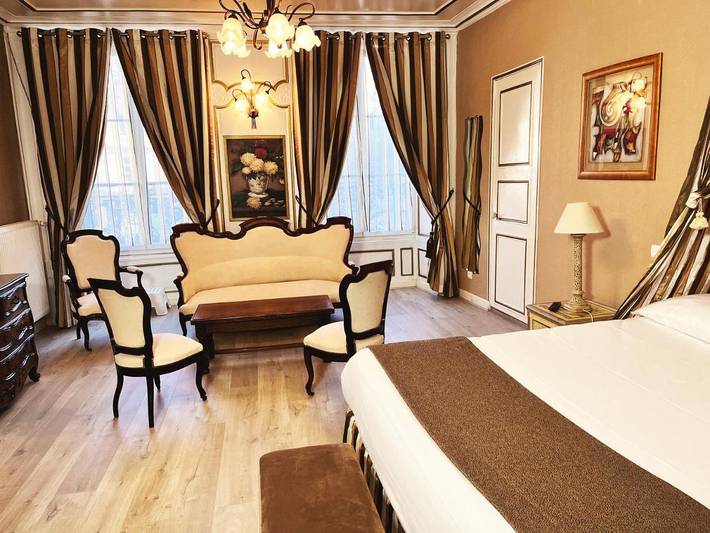 Hôtel pour 5 personnes, avec piscine et terrasse, animaux acceptés dans Lac de la Liez - 3