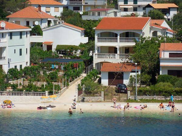 Ganze Ferienwohnung, Ferienwohnung in Podglavica mit Privatem Balkon in Rogoznica, Šibenik-Knin