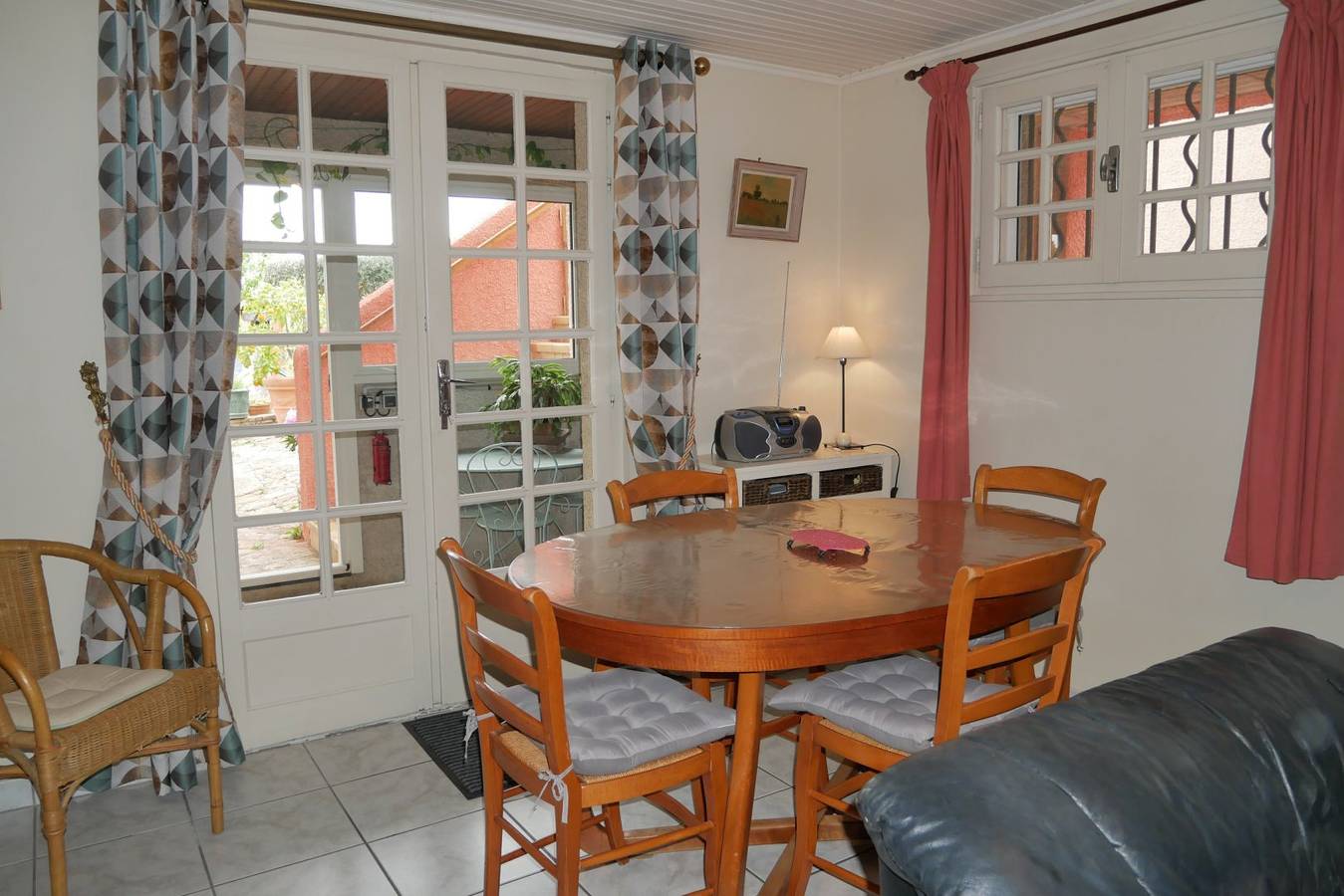Appartement entier, Appartement en rez-de-jardin avec piscine, à Clermont-l'Hérault in Clermont-l'Hérault, Région de Lodève
