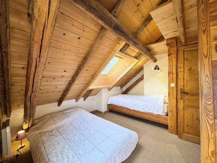 Gîte pour 7 personnes, avec terrasse dans Office De Tourisme De Vars - 3