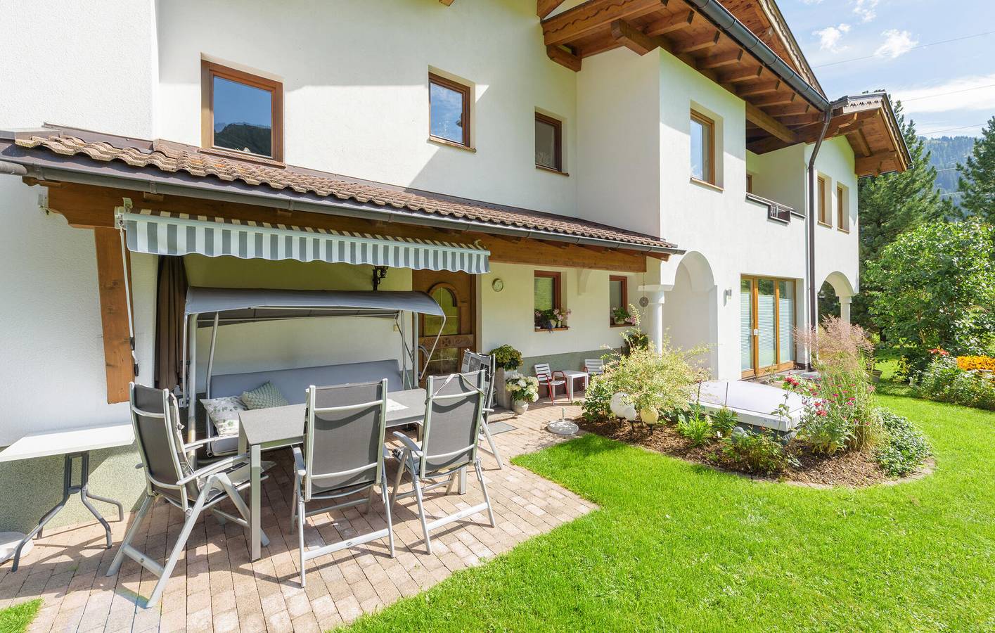 Ganze Ferienwohnung, Appartement mit Bergblick, Parkplatz und Terrasse in Sankt Anton am Arlberg, Arlberg