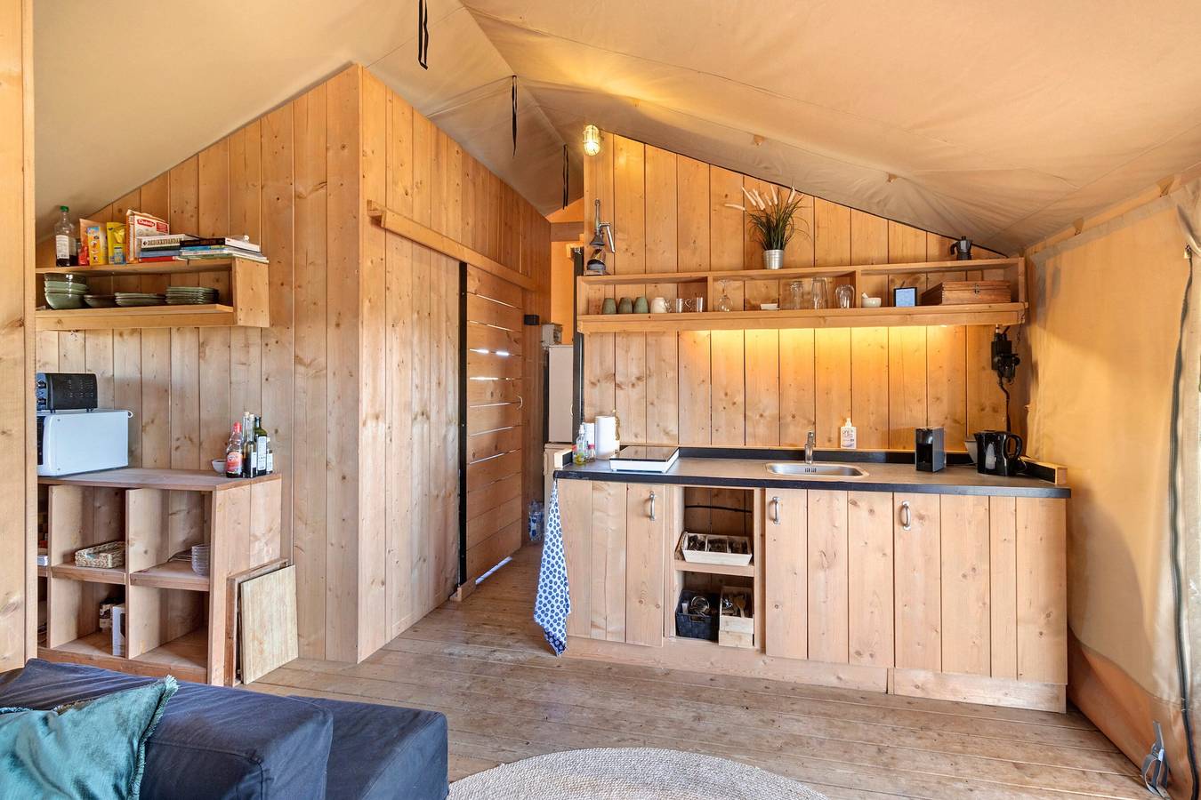 Vakantiehuis 'Ashanti Luxury Safari Tent' met balkon en wifi in Lavalade, Périgord Pourpre