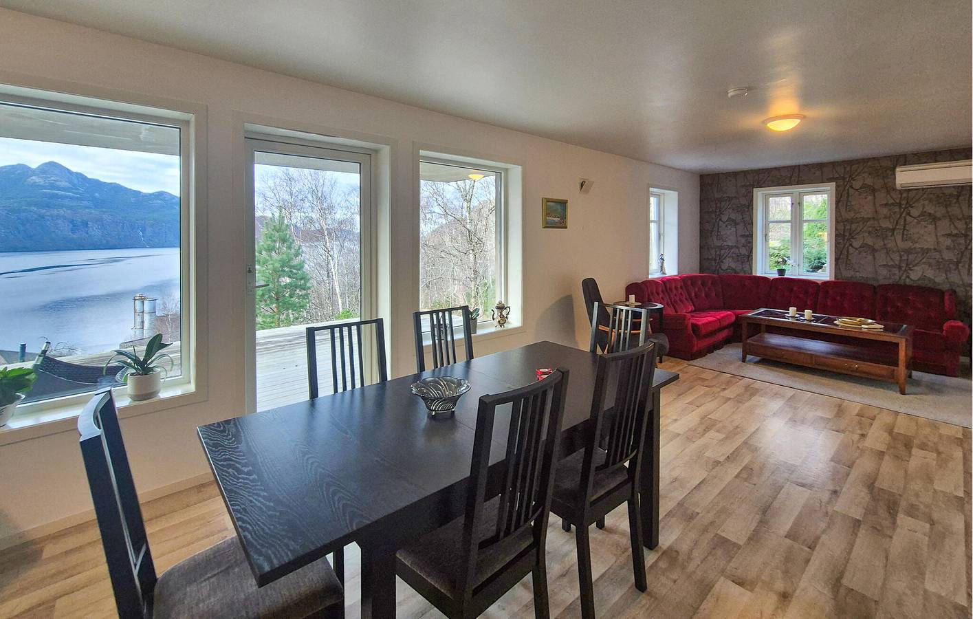 Ganze Ferienwohnung, Ferienwohnung für 6 Personen mit Terrasse in Forsand
