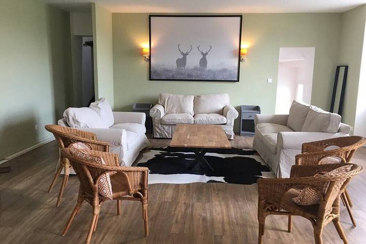 Gîte pour 18 personnes, avec terrasse et jardin - 1