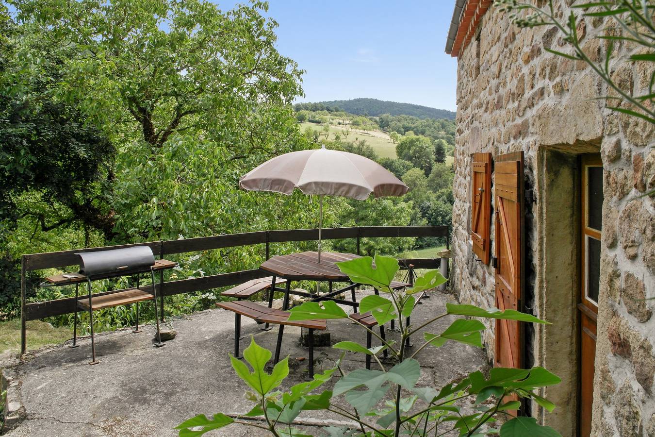 Casa encantadora en Saint-Basile con jardín y chimenea in Saint-Basile, Parc naturel régional des Monts d'Ardèche