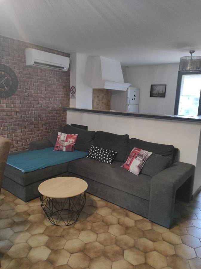 Gîte pour 7 personnes, avec vue ainsi que jardin et piscine à Cabasse - 4