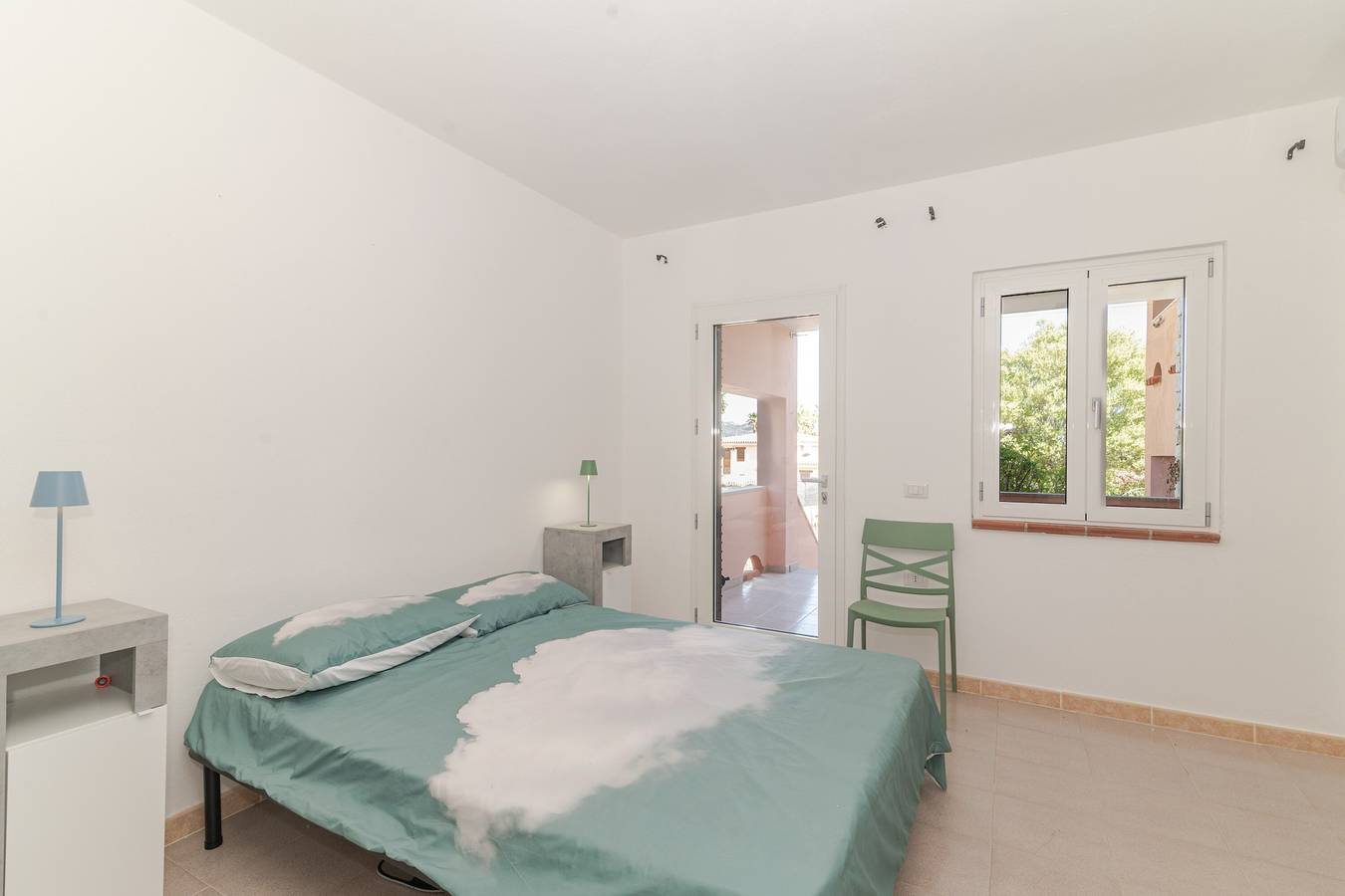 Appartamento intero, Camera Privata Luxury Room Centro San Teodoro' con terrazza e giardino privati, aria condizionata in San Teodoro, Olbia-Tempio