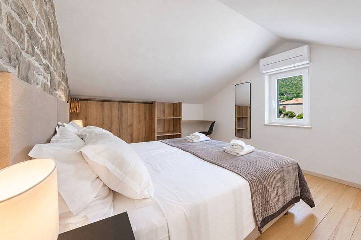 Ferienhaus mit privatem beheiztem Pool und Meerblick in Zaton, Grad Dubrovnik
