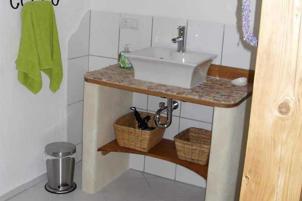 Entire apartment, Loblocher Max and Moritz - apartment / apartment, shower, toilet, non-smoking in Neustadt an der Weinstraße, Pfälzer Rheinebene