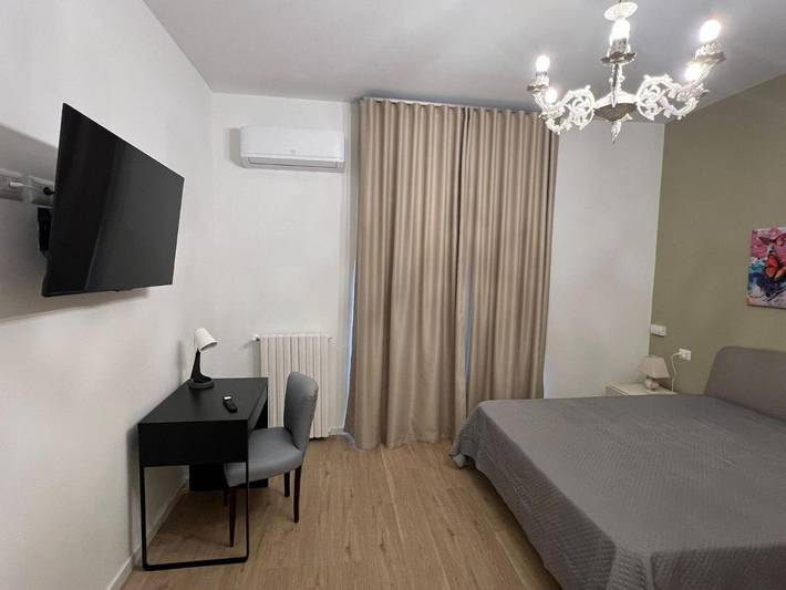 Location de vacances pour 2 personnes, avec jardin et vue ainsi que vue sur le lac et terrasse, animaux acceptés dans Pergusa - 3