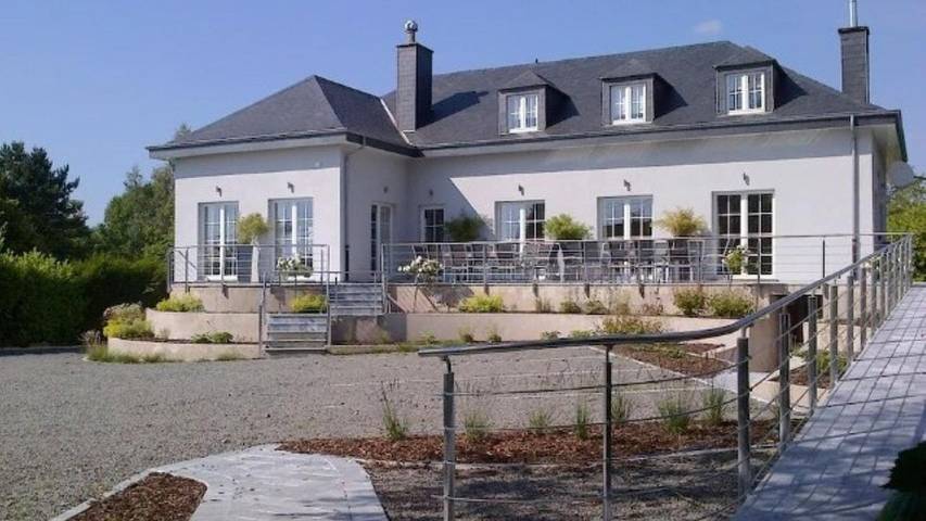 Maison de vacances pour 18 personnes, avec piscine ainsi que jardin et sauna