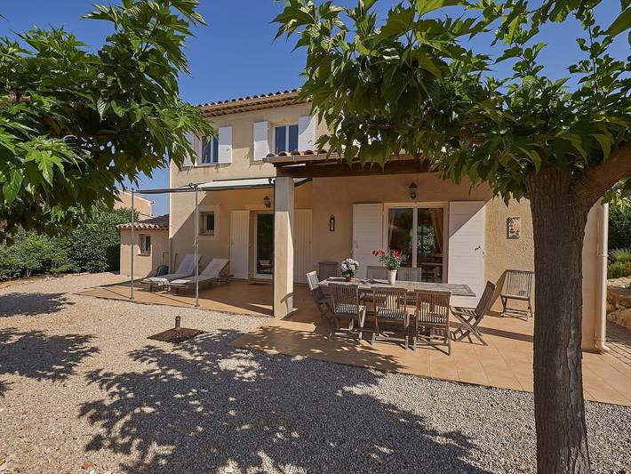 Ferme pour 6 personnes, avec Terrasse ainsi que Jardin et Piscine dans le Var