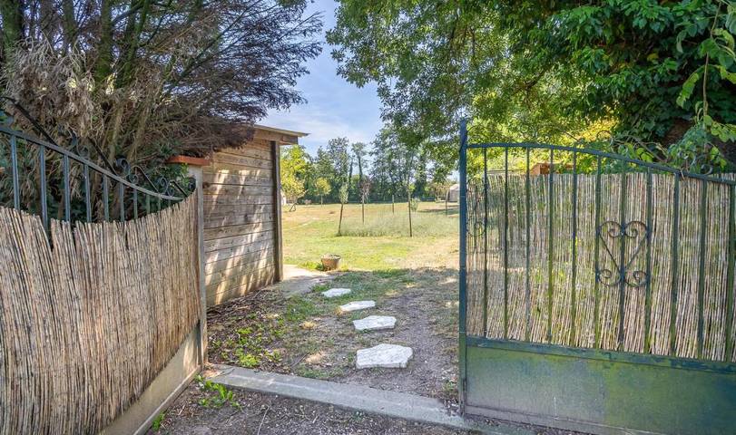 Tente pour 2 personnes, avec terrasse ainsi que vue et jardin dans l' Ain - 4