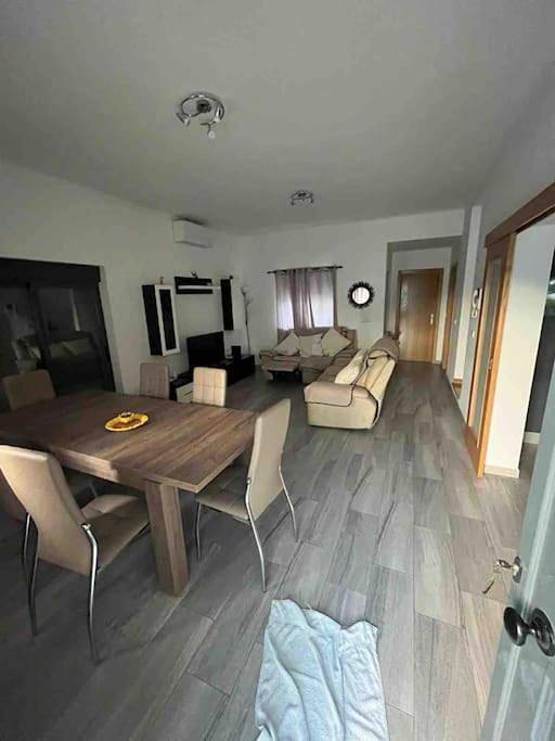 Gîte pour 6 personnes, avec terrasse dans Barreiro
