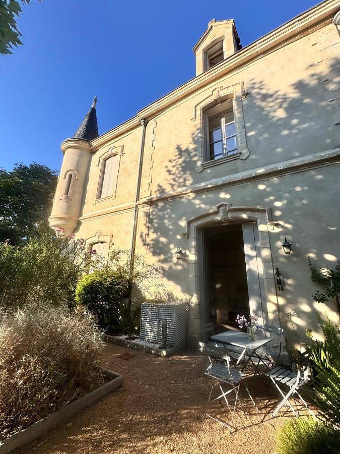 Location de vacances pour 6 personnes, avec terrasse ainsi que vue et piscine, animaux acceptés à Lézignan-la-Cèbe - 2
