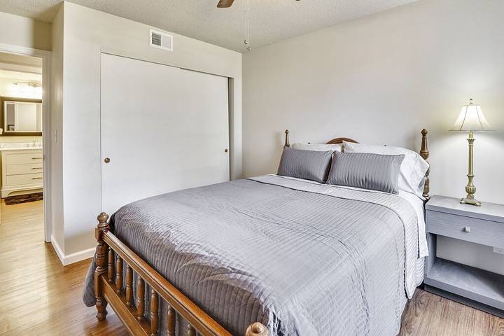 Apartment for 4 people, with terrace and pool in Memphis