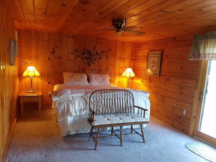 Amplia casa de troncos de 8bd y 7ba en el lago Beltzville en el sur de Poconos - Sin fiesta de graduación in Condado de Carbon (PA)