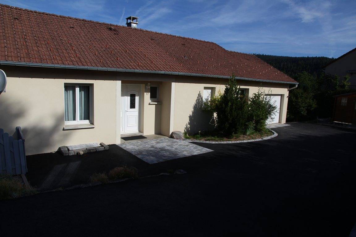Maison des Érables 3*, max 8 pers +1 bébé, garage, belle terrasse in Gérardmer, Parc naturel régional des Ballons des Vosges