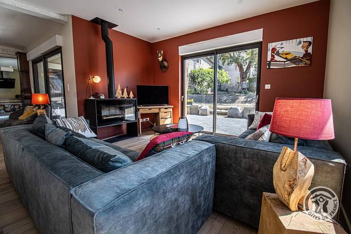 Gîte pour 8 personnes, avec terrasse ainsi que jacuzzi et jardin, animaux acceptés à Arreau - 4