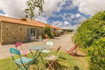 Gîte pour 4 personnes, avec jacuzzi et jardin à Port-Saint-Père