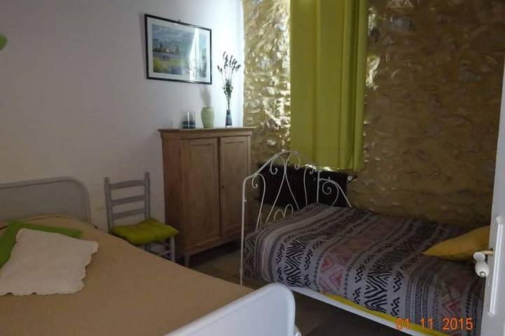 Gîte pour 4 personnes, avec jardin à La Rochegiron - 4