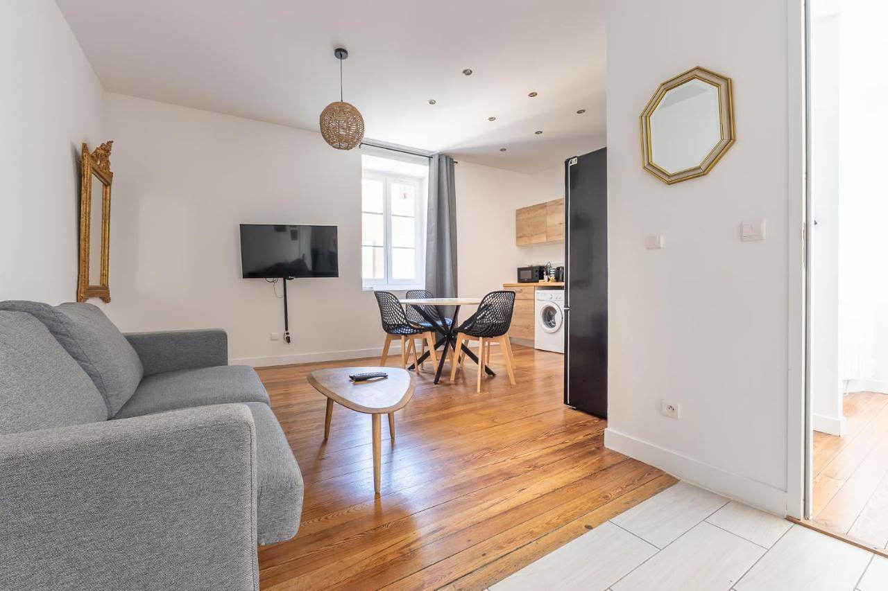 Appartement entier, Appartement moderne , trevoux centre historique in Trévoux, Ain