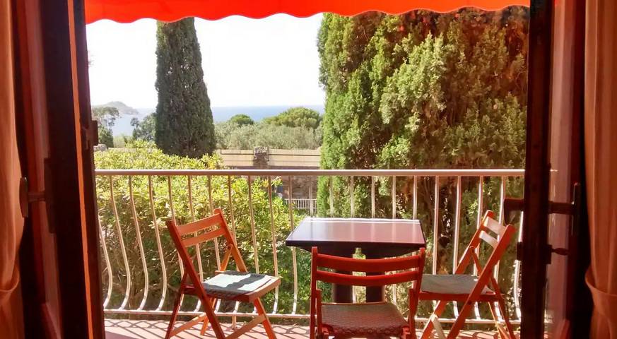 Studio pour 6 personnes, avec piscine ainsi que balcon et jardin, animaux acceptés
