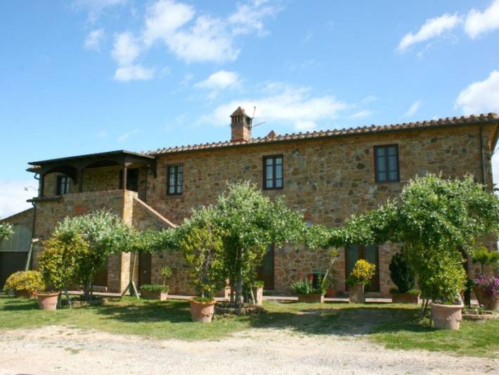 Agriturismo per 14 persone, con piscina in Torrita di Siena