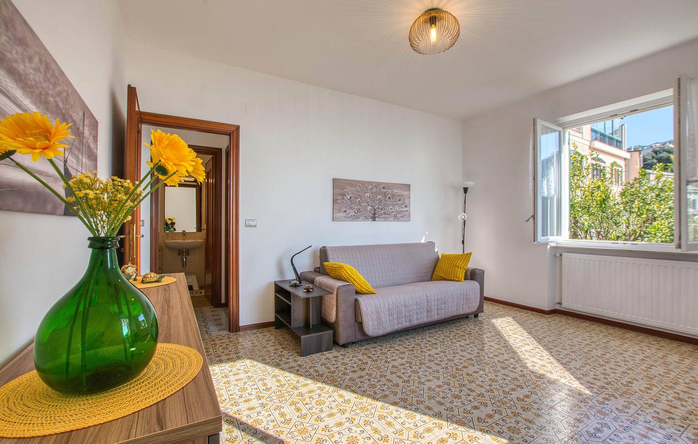 Entire holiday apartment, Cozy 65m² Apartment with Wi-Fi, Parking, and Close to Beach in Bogliasco, Ligurian Coast