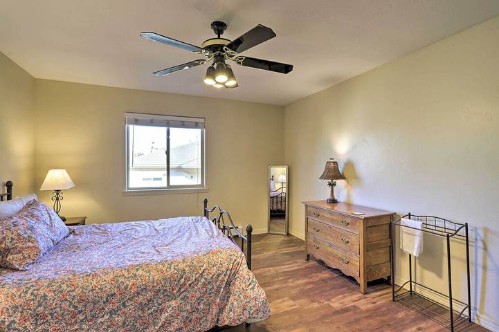 Vacation rental for 10 people, with balcony and yard, with pets in Grand Junction
