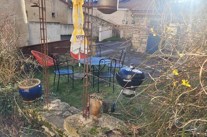 Mini Gite de 20 m2 Dans Village Auvergnat in Saint-Saturnin (Puy-de-Dôme), Parque Natural Regional Volcans d'Auvergne