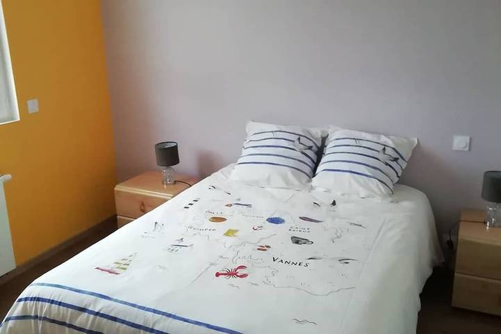 Location de vacances pour 6 personnes, avec jardin à Henvic - 2