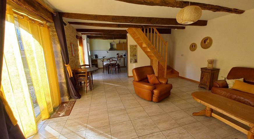 Gîte pour 5 personnes, avec terrasse ainsi que jacuzzi et jardin dans l' Aveyron - 4