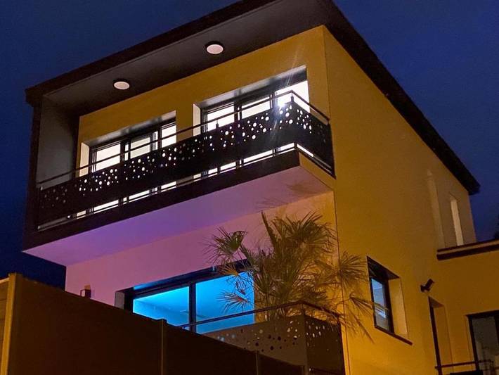 Villa pour 6 personnes, avec Jacuzzi et Terrasse ainsi que Jardin et Piscine