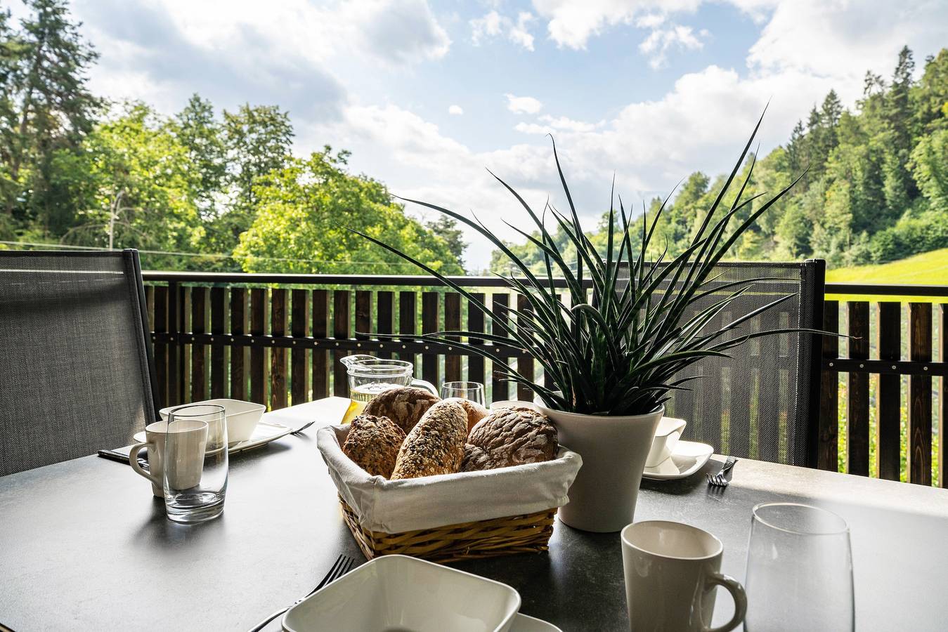 Ganze Wohnung, Ferienwohnung "Wiesgut Golden" mit Bergblick, Privat-Terrasse und Wlan in Tisens, Nonsberggruppe
